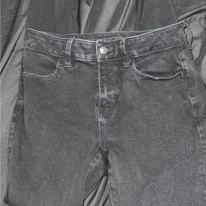 American Eagle Size 4 Short black jeans